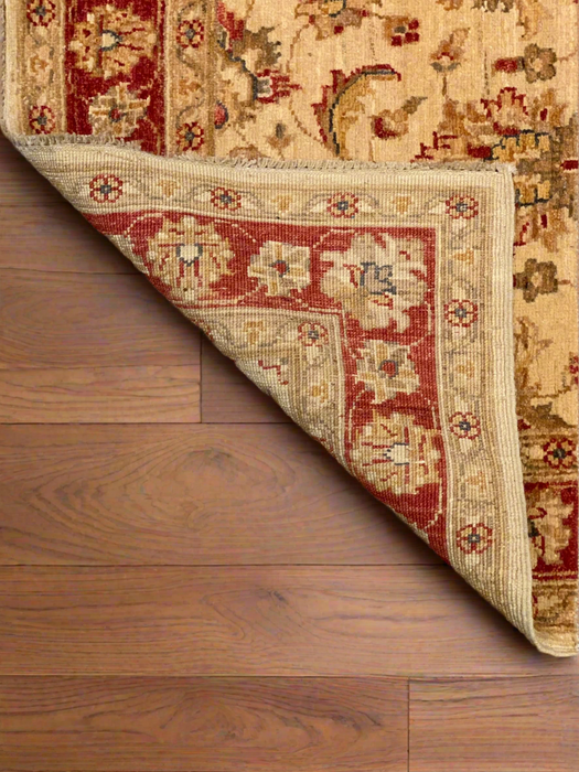 Hand-Knotted Sultanabad Vegetable-Dyed Wool Rug Size ; 2' 7" x 10' 4"