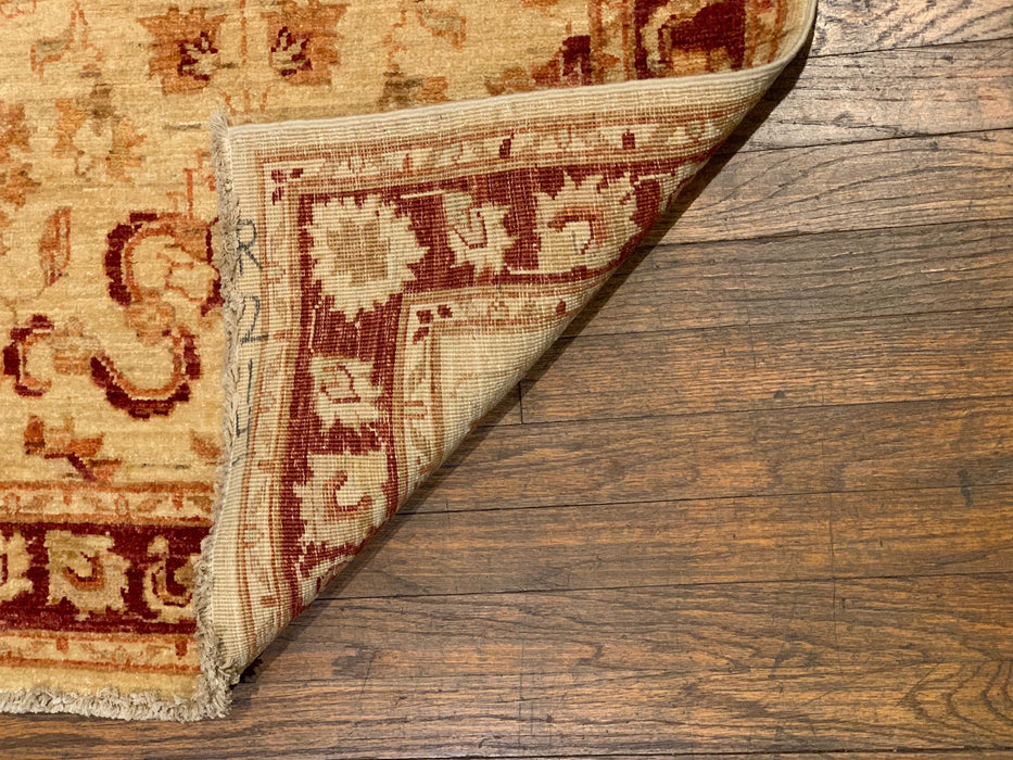 Hand-Knotted Sultanabad Vegetable-Dyed Wool Rug, 2' 8" x 7' 6" (K)