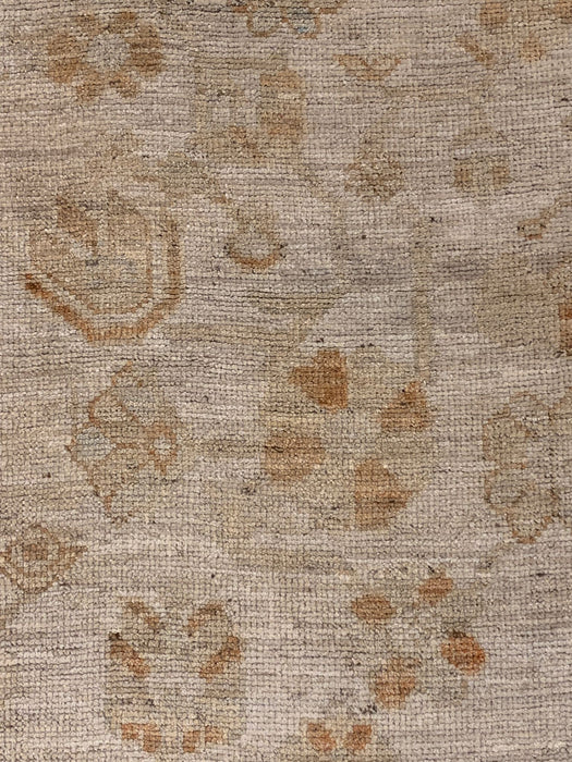 Hand-Knotted Sultanabad Vegetable-Dyed Wool Rug, 8' x 11' 8" (K)