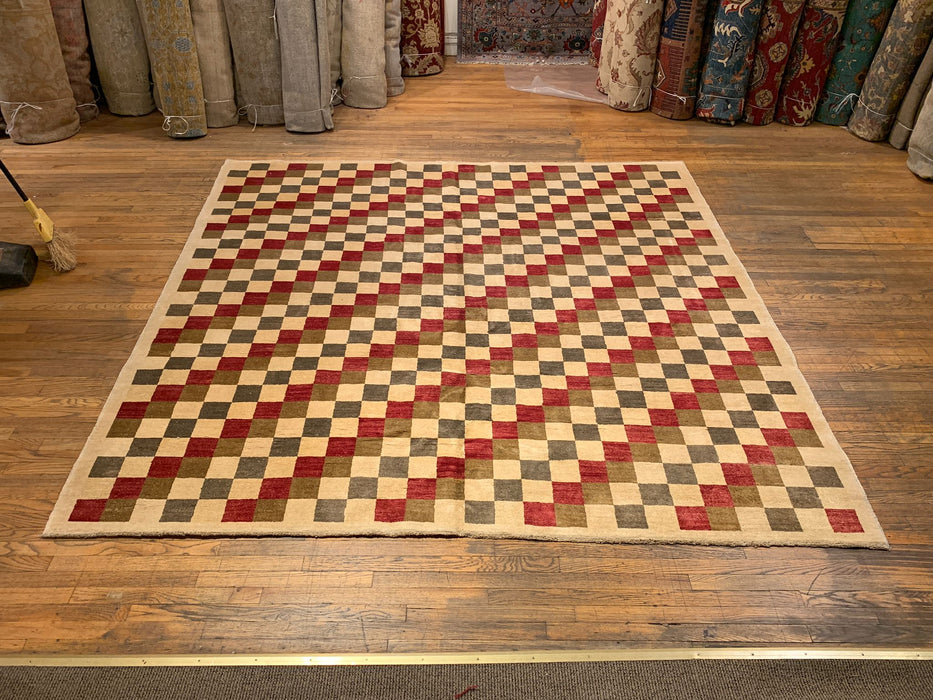 Hand-Knotted Sultanabad Vegetable-Dyed Wool Rug, 8' 10" x 9' 3"  (K)