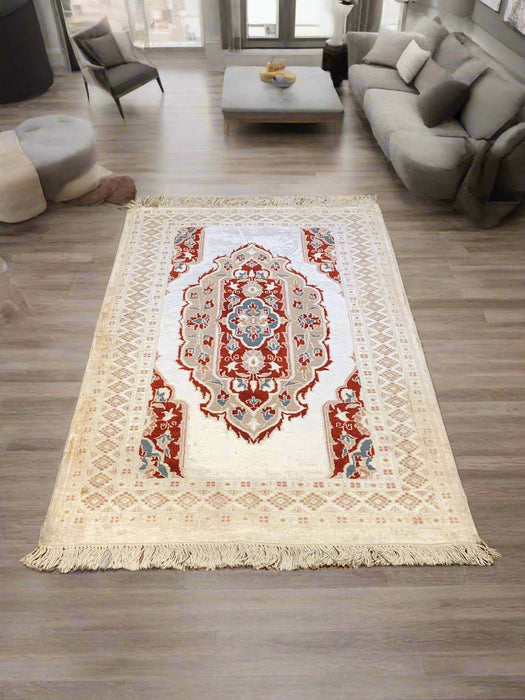 Hand-Knotted Pakistan Kashmiri Silk Wool Blend Rug, 3' 1" x 4' 10" (E)