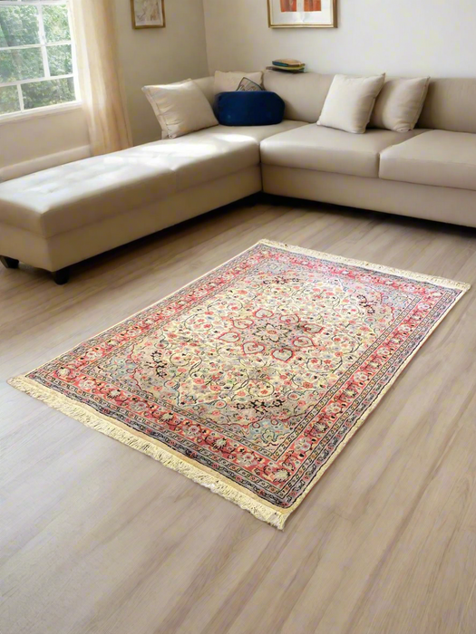 Hand-Knotted Pakistan Kashmiri Silk Wool Blend Rug, size 4' x 6' (y)