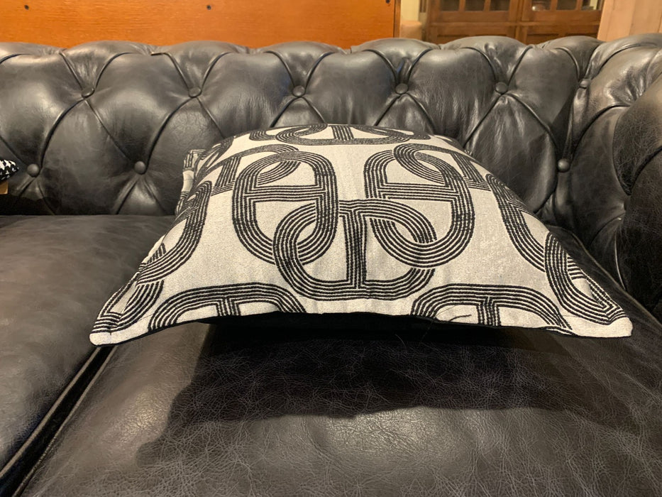 Black & Ivory Geometric Pattern Cushion – Modern Accent Pillow