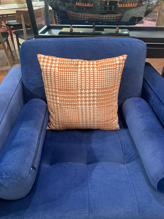 Rust Orange Houndstooth Throw Pillow – Modern Accent Cushion