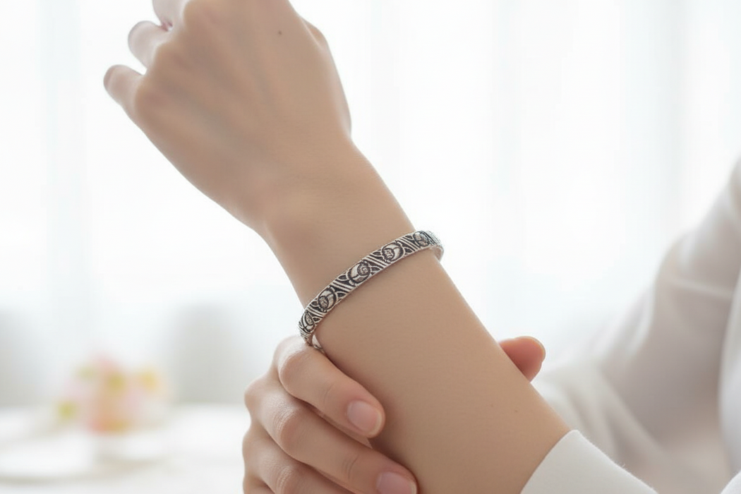 SS Patterned Bangle
