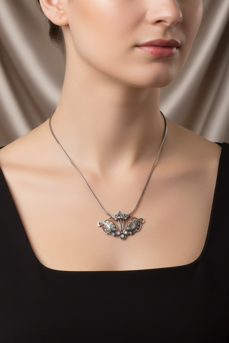 SS Vtg. Floral Pendant Chain