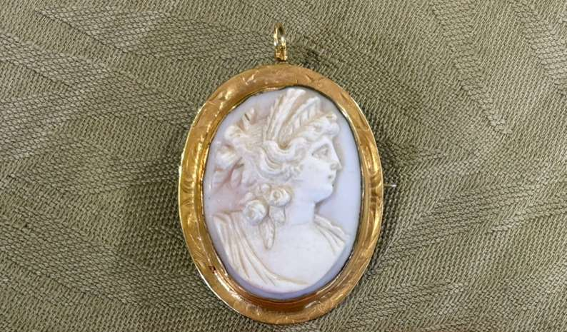 10KY Angel Skin Coral Cameo