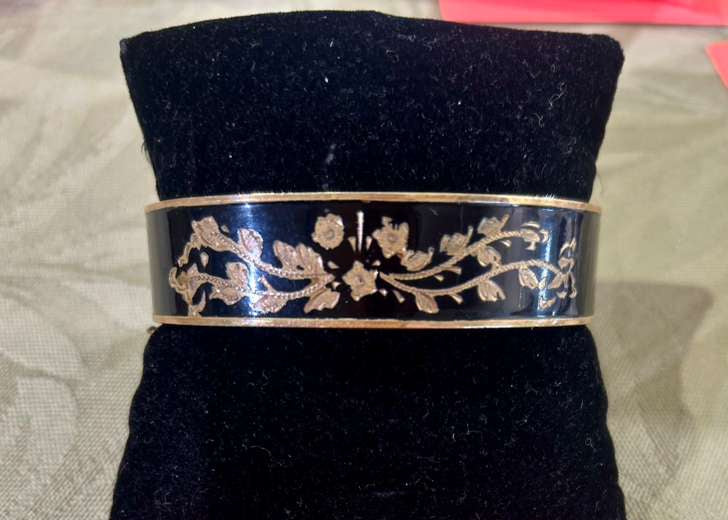 Victorian Bangle Black & Flowers