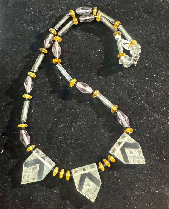 Art deco glass with beads