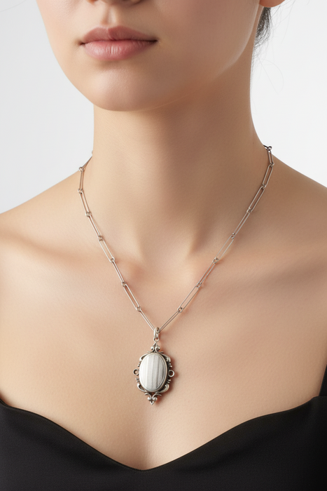 SS paperclip chain with deco locket