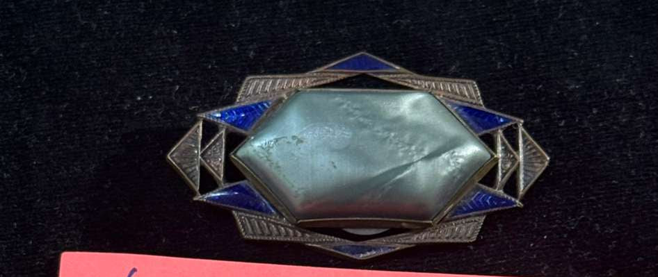 Deco with enamel faux green stone
