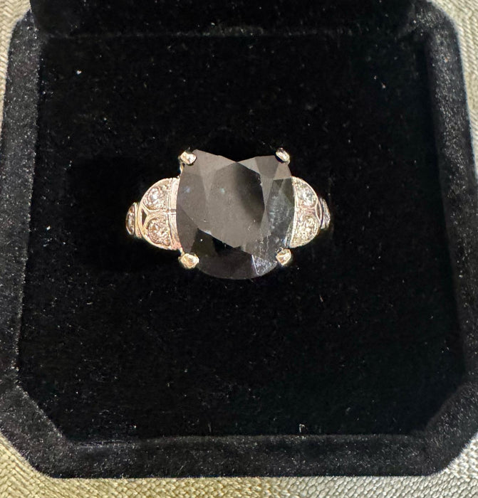 14K White gold 6.83 ctr sapphire 0.25 ctr diamond