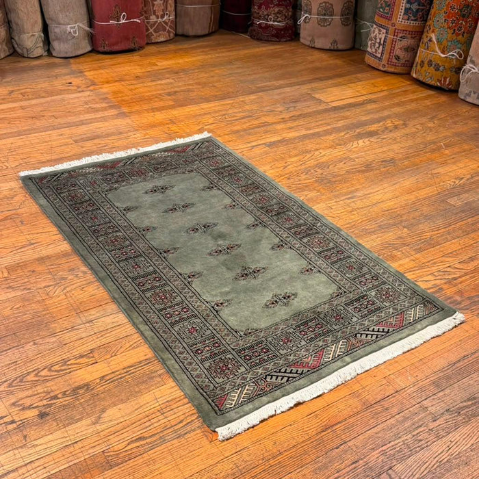 Hand-Knotted Pakistani Bokhara Rug – 100% Wool, 3' x 5'