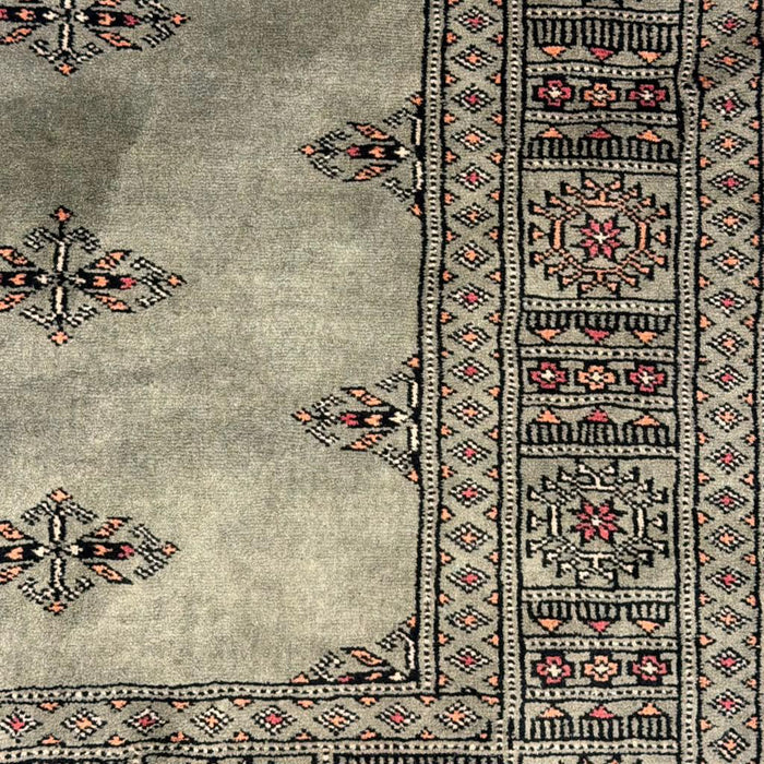 Hand-Knotted Pakistani Bokhara Rug – 100% Wool, 3' x 5'