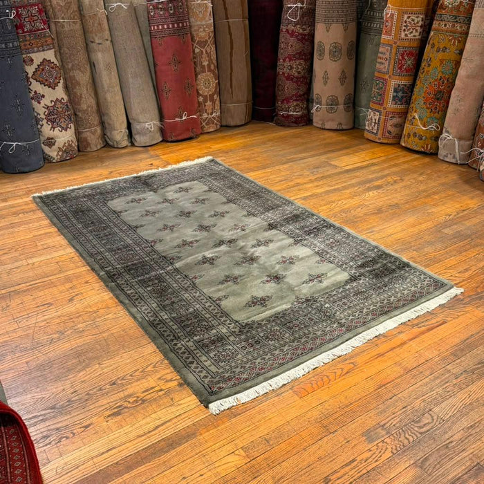 Hand-Knotted Pakistani Bokhara Rug – 100% Wool, 3' x 5'