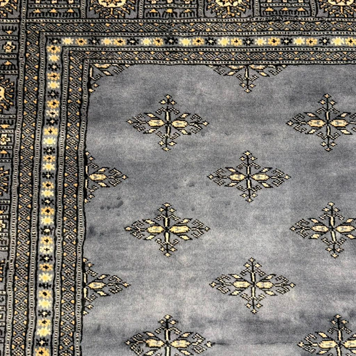 Hand-Knotted Pakistani Bokhara Rug – 100% Wool, size 8' x 10'