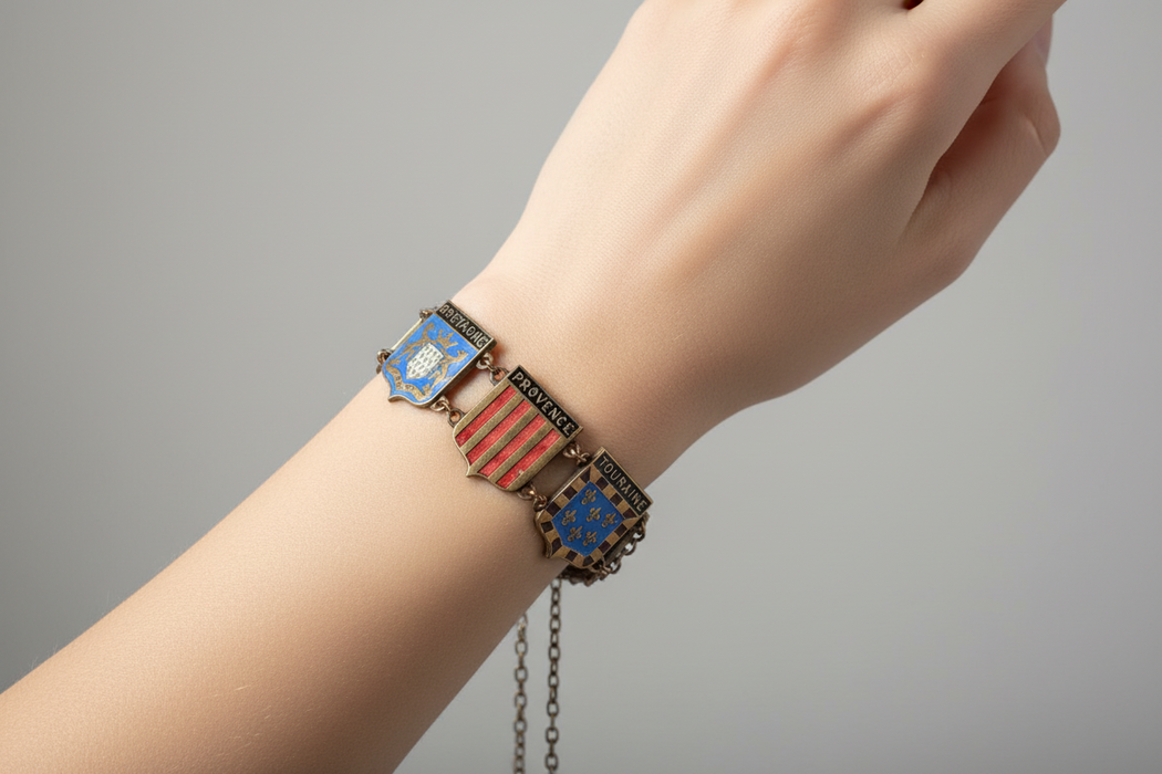 Vict G.F. Bracelet w/ Raised Links