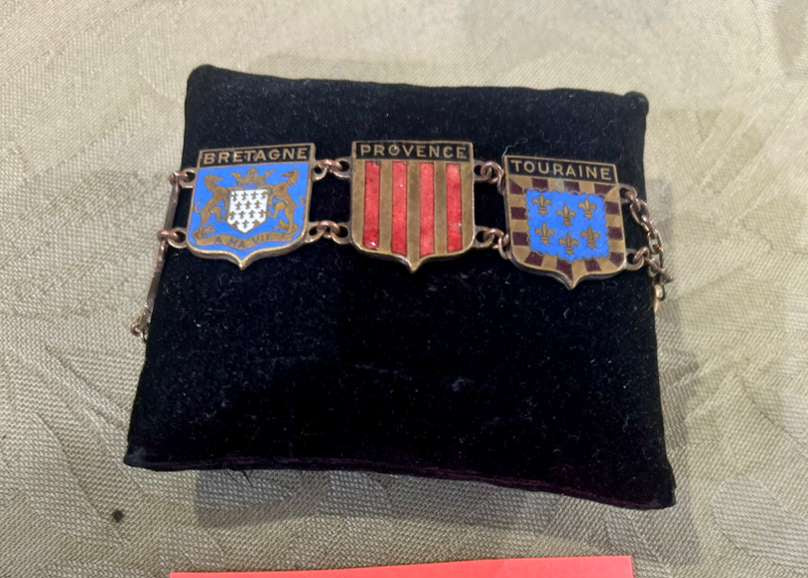 Vict G.F. Bracelet w/ Raised Links