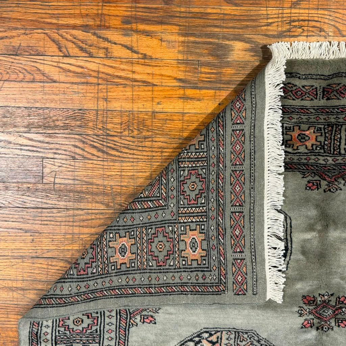 Hand-Knotted Pakistani Bokhara Rug – 100% Wool, 4' 6" x 6' 6"