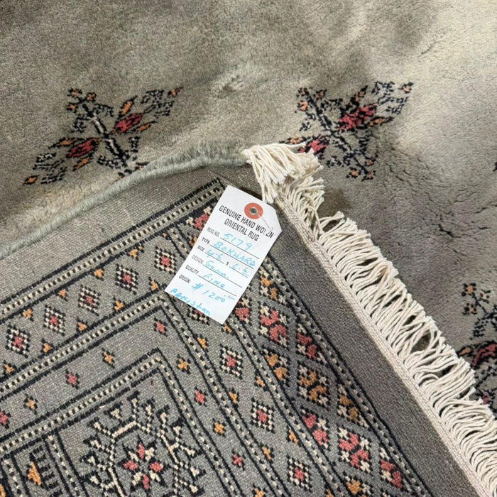 Hand-Knotted Pakistani Bokhara Rug – 100% Wool, 4' 6" x 6' 6"