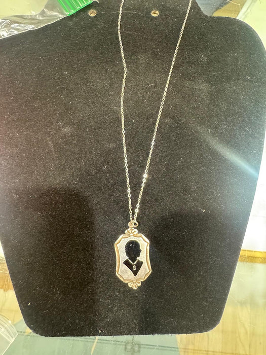 SS Portrait Pendant