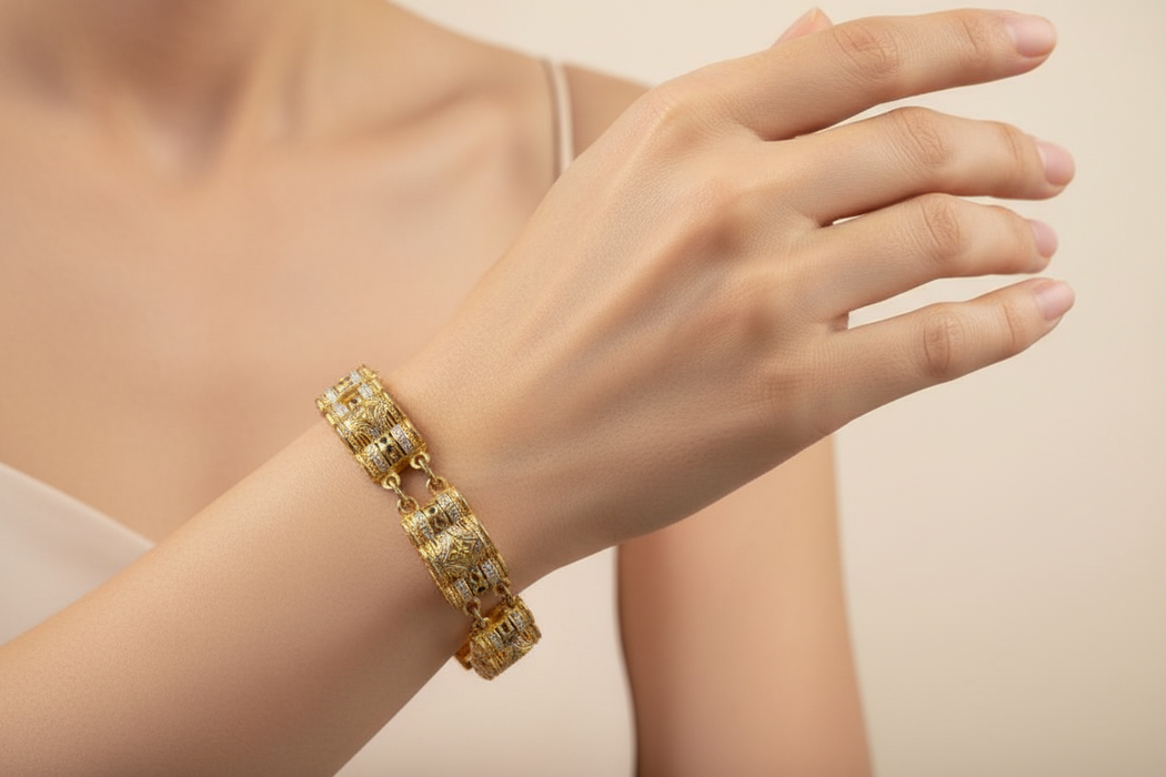 Vict G.F. Bracelet w/ Raised Links