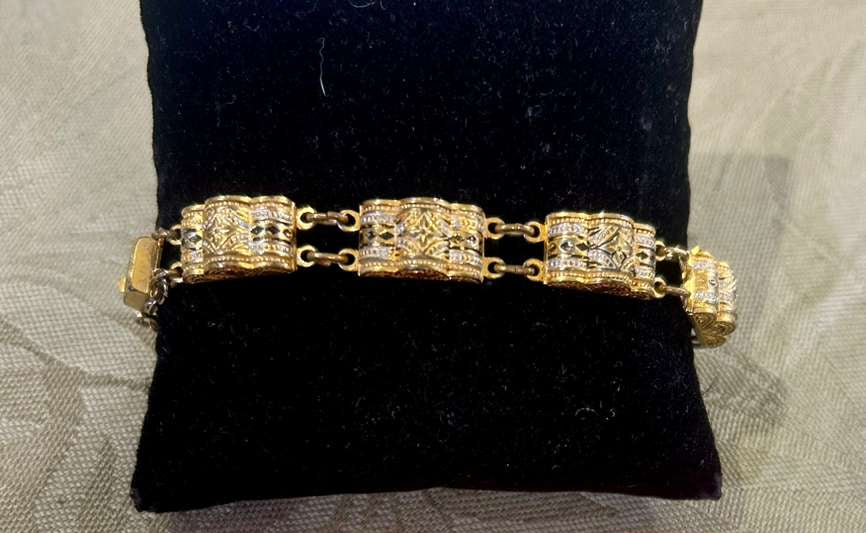 Vict G.F. Bracelet w/ Raised Links