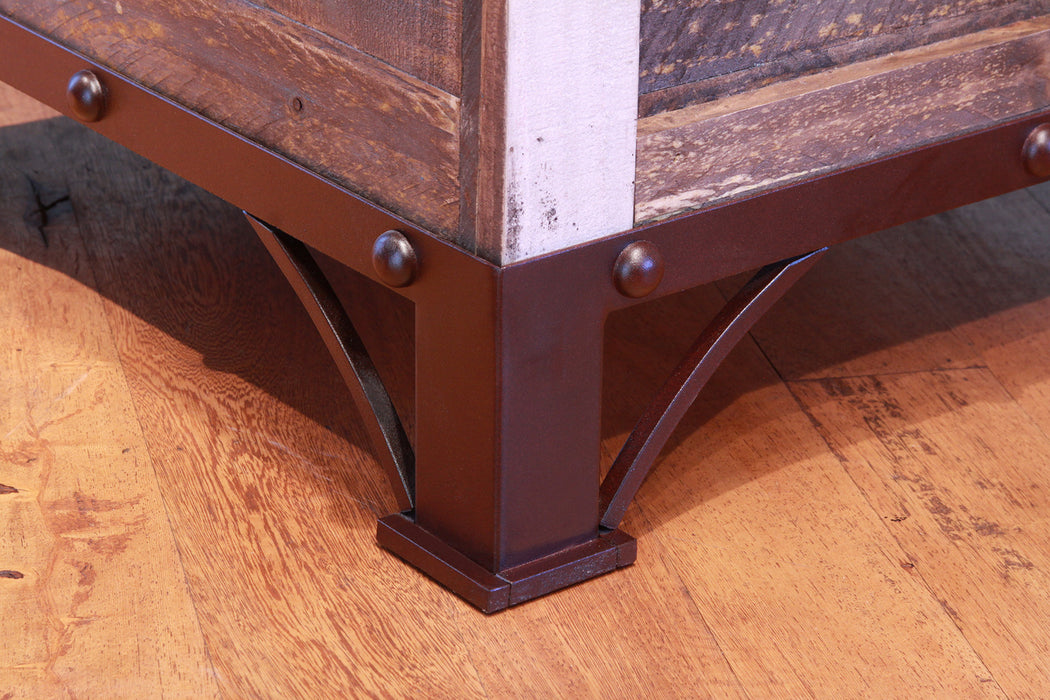 DUPLICATE LISTING Bayview Rustic Pine Wood Coffee Table - Storage Trunk - Crafters and Weavers