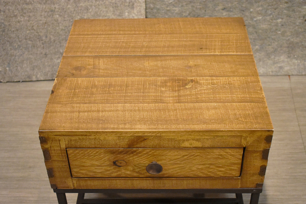 Parker End Table - Crafters and Weavers