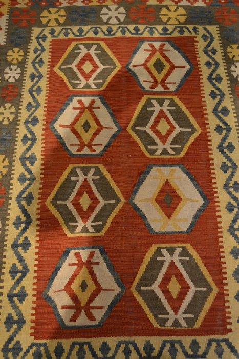 rug3298 4.6 x 6.11 Kilim Rug - Crafters and Weavers