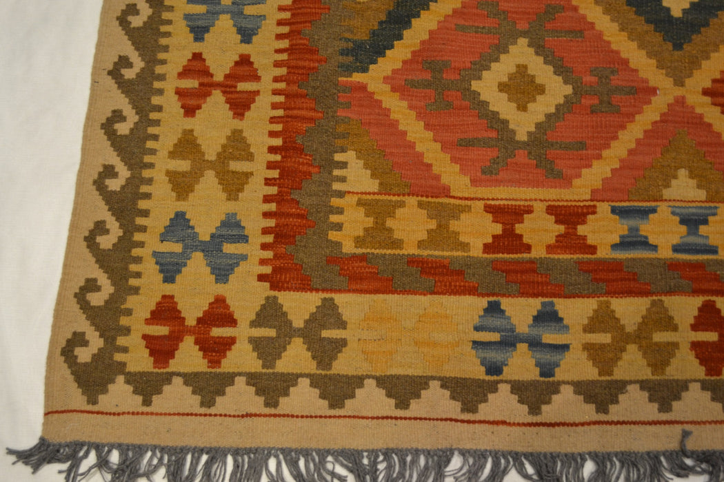 rug3337 4.11 x 6.9 Kilim Rug - Crafters and Weavers