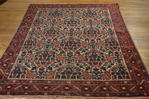 Antique Persian rug / Oriental Rug 4'10" x 6'0" - Crafters and Weavers