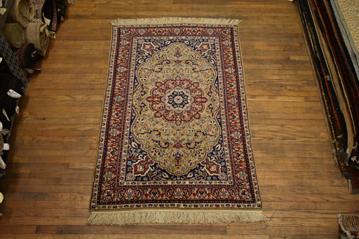 Pakistani Oriental Rug 4"0" x 6'0" - Crafters and Weavers