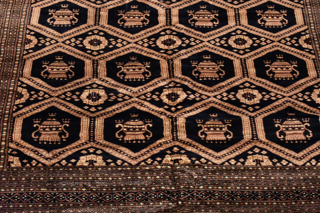 Oriental Rug 7"4" x 9'1" - Crafters and Weavers